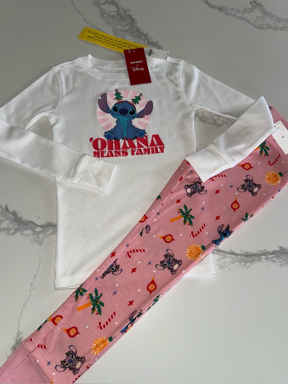 Old Navy Kids Stitch Holiday Pajama Set Girls’ Size 6